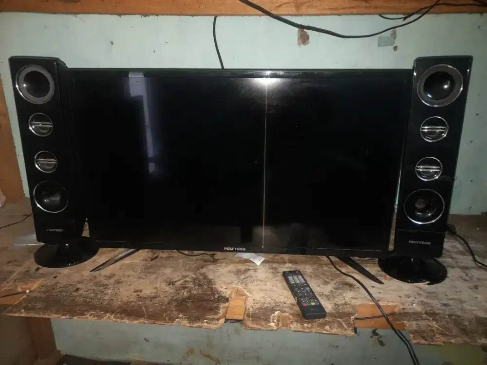Tv Led Polytron 32in Speker kanan kiri siaran Digital
