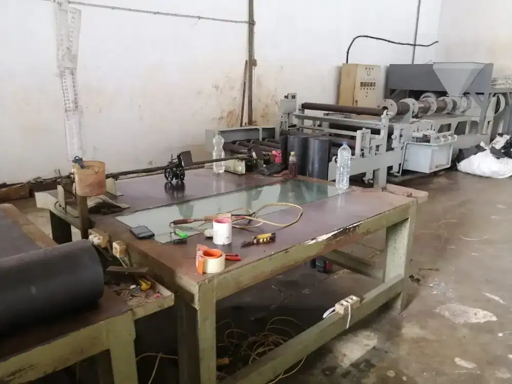 Mesin Produksi Karpet Talang