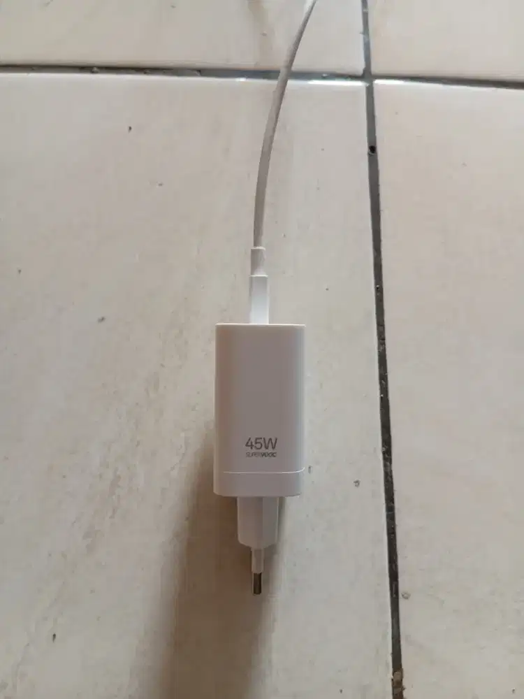 Dijual Charger Oppo 45 watt, super Voc. Ori 100%. Charger baru. NEGO