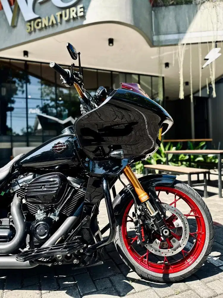 Harley Davidson Road Glide FP Bagger Softail Street CVO Triumph GS BMW