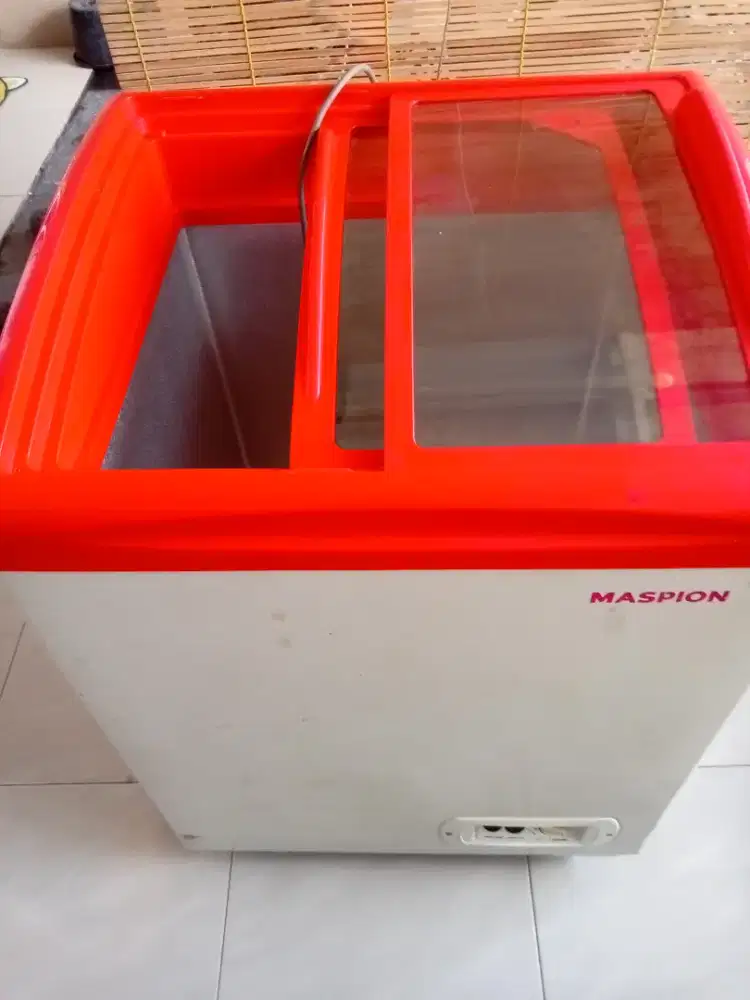 dijual Chest Freezer Maspion 100L Sliding Glass - Irit Hanya 95 Watt