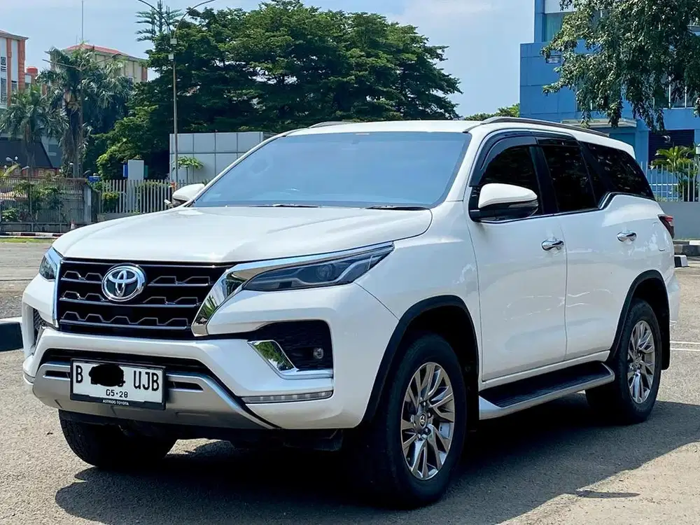 TOYOTA FORTUNER 2.8 VRZ PUTIH 2023