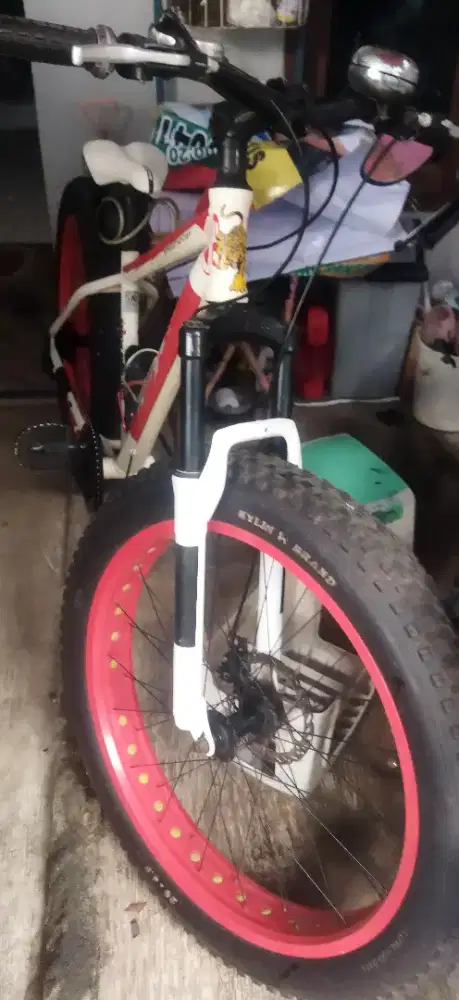 Sepeda gunung roda jumbo