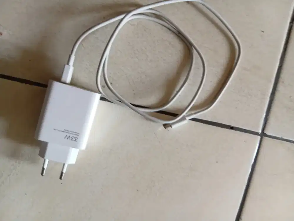 Dijual Charger Redmi Note 13 33 wat. Ori 100%. Awet dan mulus. Nego