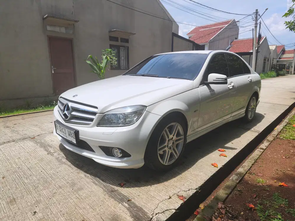 Mercedes-Benz C250 2010 Bensin