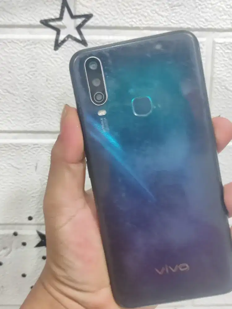 Vivo Y15 ram 4/64 Hp charger kondisi fisik 85%