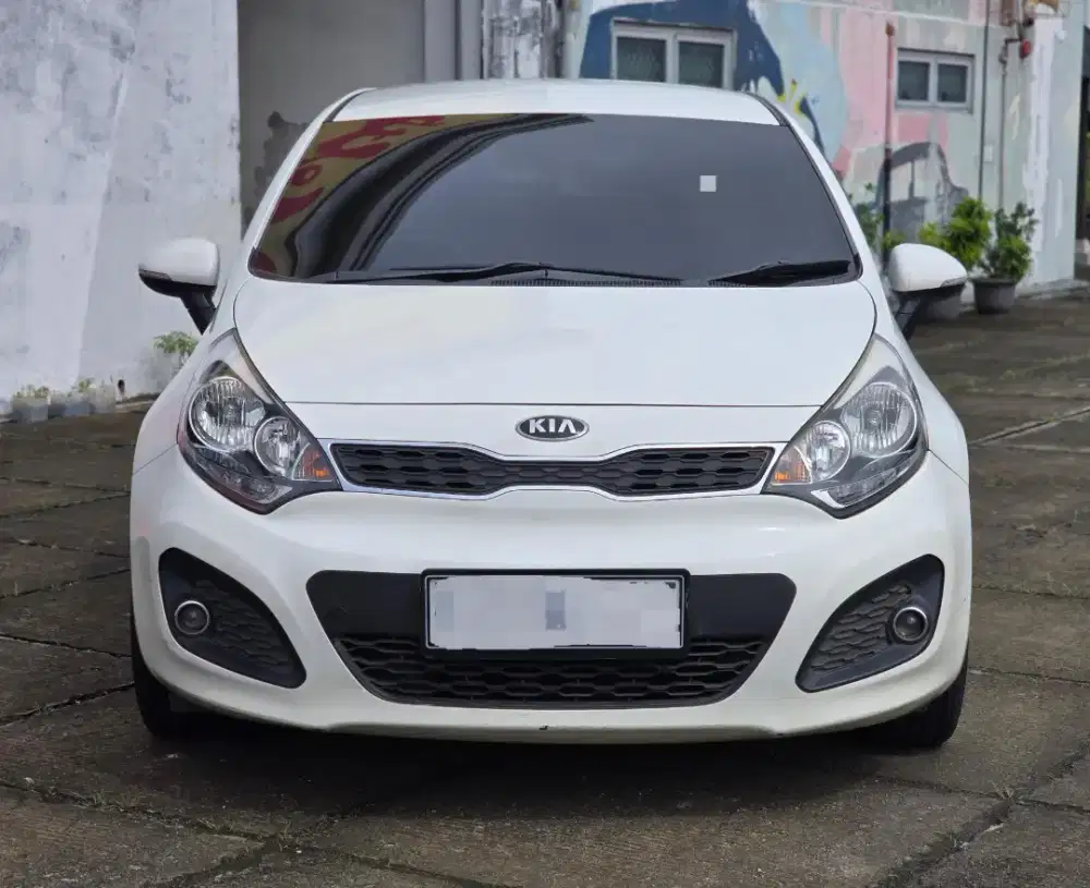 KIA RIO AT LOW KM 72RB ASLI THN 2014 DP MURAH 17JT