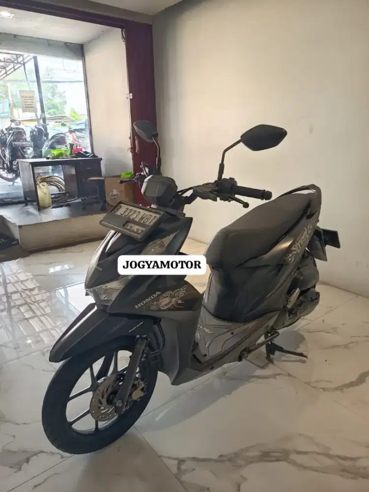 1 - Honda Beat Street Tahun 2022