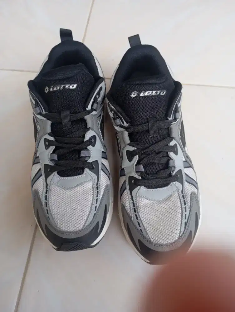 Sepatu Lotto Eliot Black 659