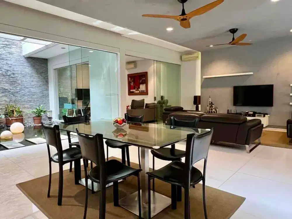 Jual Rumah Di Kebayoran Baru , Dalam Komplek One Gate , SHM, 2 Lantai, Lingkungan Tenang & Asri