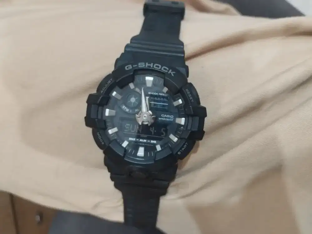 G-shock  GA 700