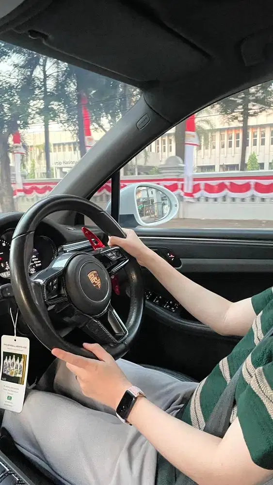 Driver Perempuan Supir Perempuan