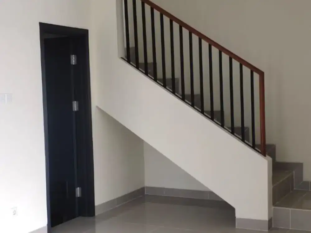 DIJUAL Rumah 2 Lantai Dekat Kampus, 3 Kamar Tidur Siap Huni Symphonia Serpong | Disewakan Rumah Siap Huni Baroni Gading Serpong dekat Universitas