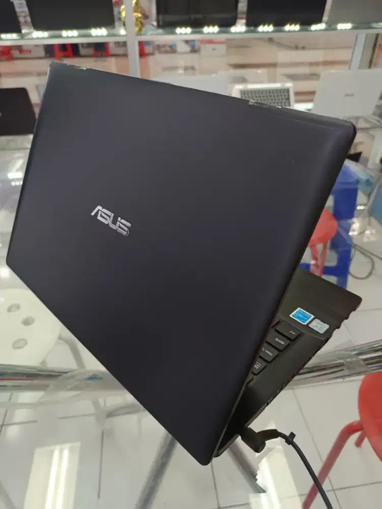 Laptop Asuspro VivoBook 14