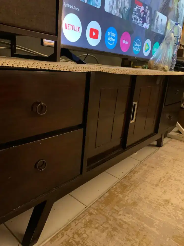 Meja tv full kayu jati kokoh berat cokelat mewah