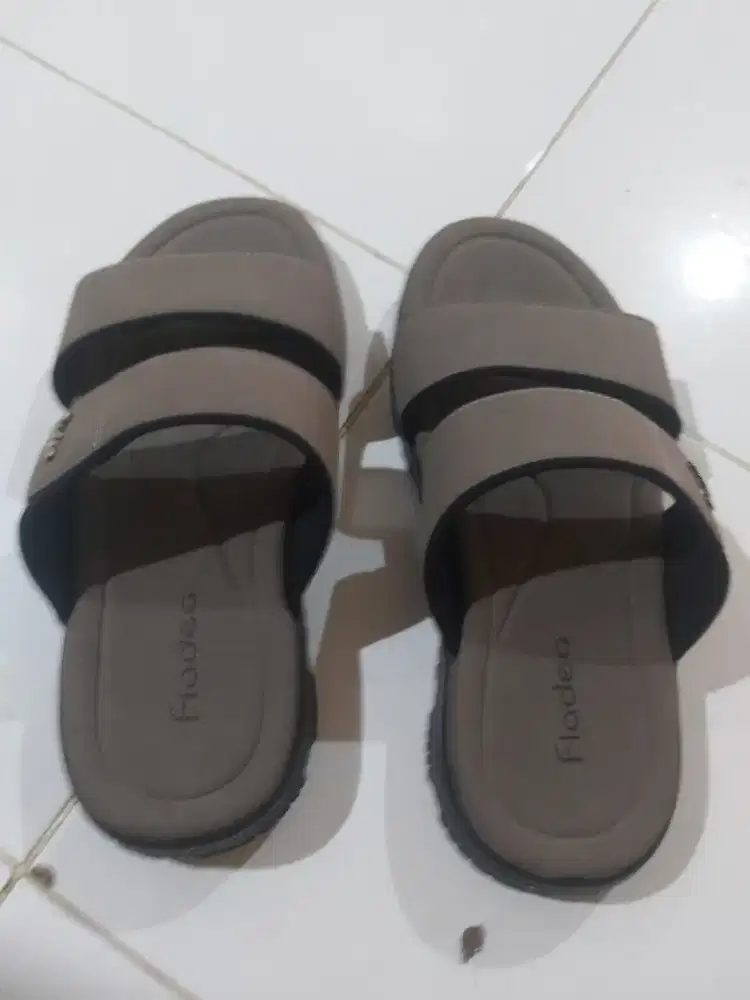 Dijual sendal pria size 40 new