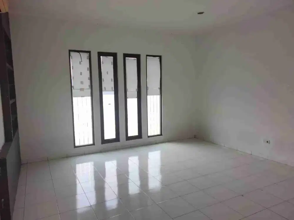 SEWA RUMAH MINIMALIS LUAS NYAMAN KEMBAR (tan)