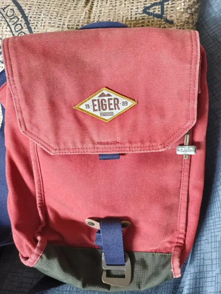 Tas eiger wanita