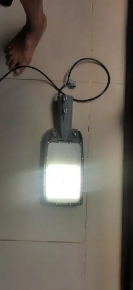 Lampu penerangan jalan (PJU)