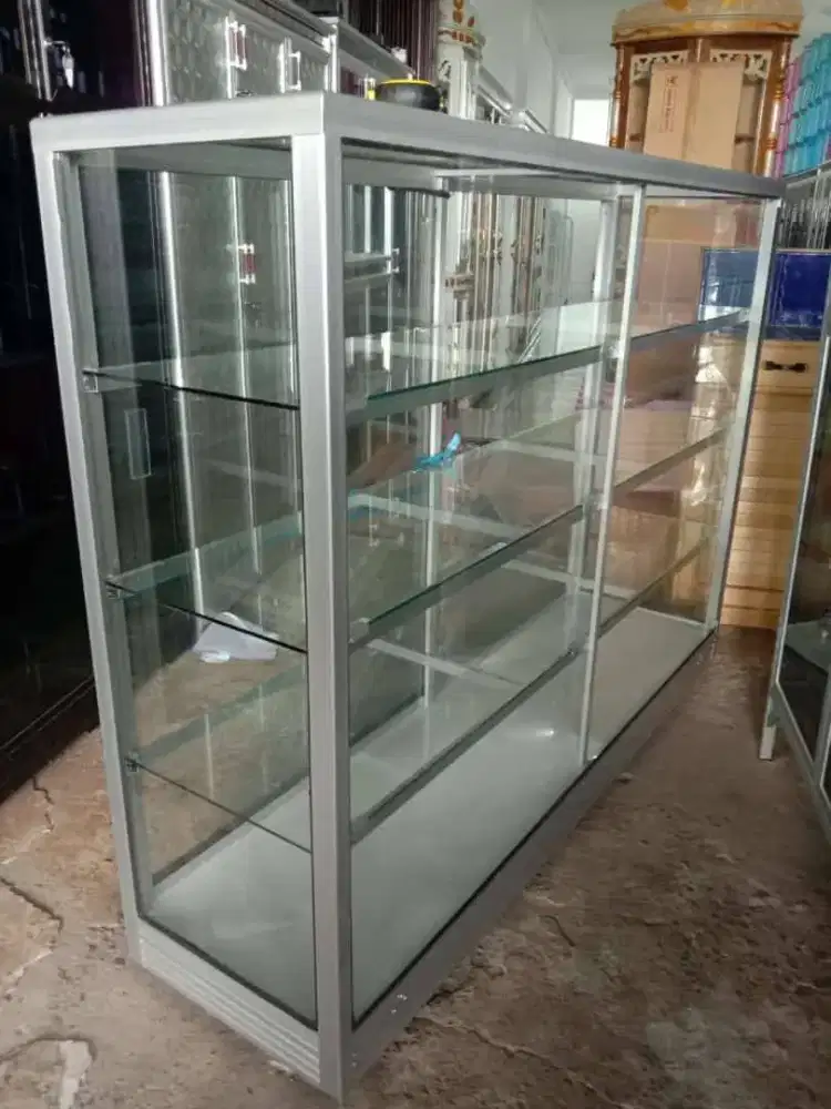 Etalase jualan ukuran P.150cm x T.110cm x L.40cm,Pakai roda