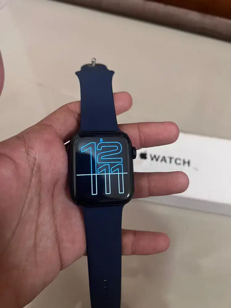 Apple Watch SE Gen 2 44mm resmi ibox fullset mulus pemakaian