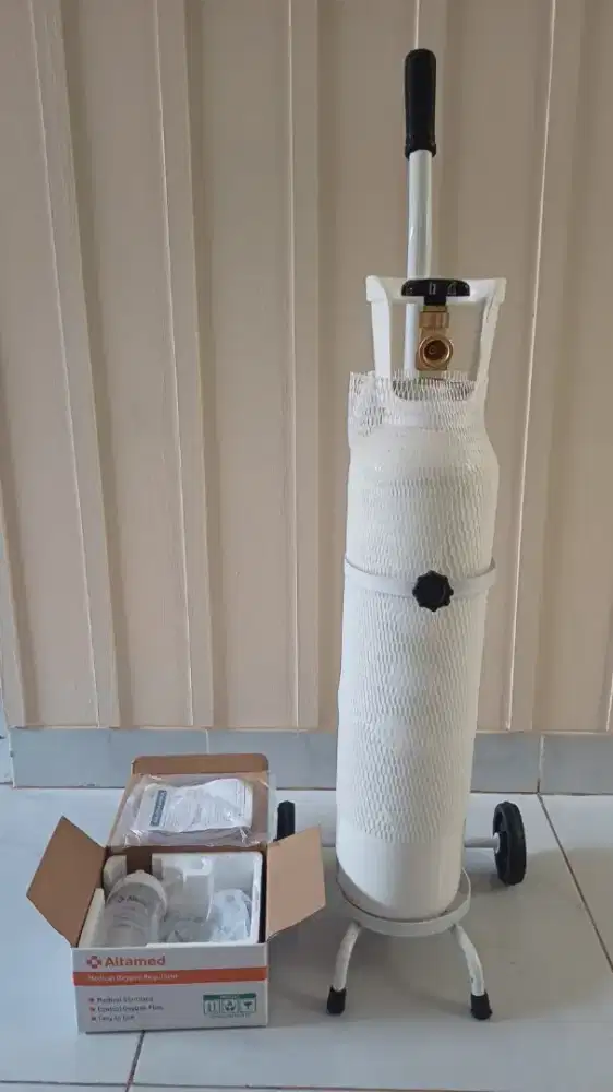 Tabung oksigen plus troly lengkap (Masih baru)