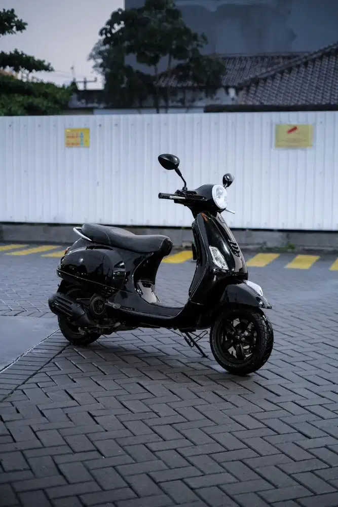 VESPA LX 125 IGET TAHUN 2017
