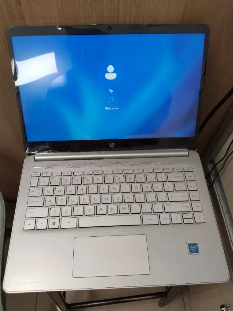Dijual laptop HP 14s-cf intel n4020 ram 4GB DDR4 SSD 256GB Keybod nyla