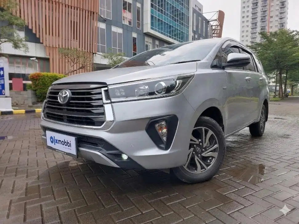 DP 5% Toyota Kijang Innova 2.4 V Solar Silver CAJND