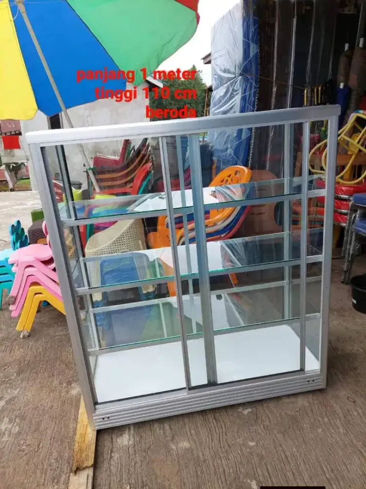 Etalase murah P.100cm x T.110cm x L.40cm beroda,full kaca 5mili