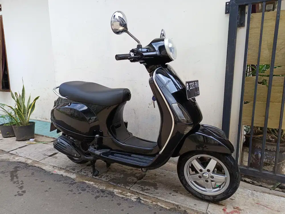 Piaggio vespa lx125 2011 lengkap mesin halus