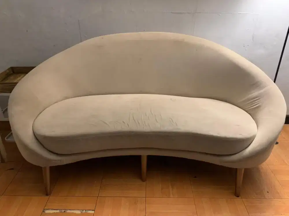 Sofa estetik cream bahan lembut