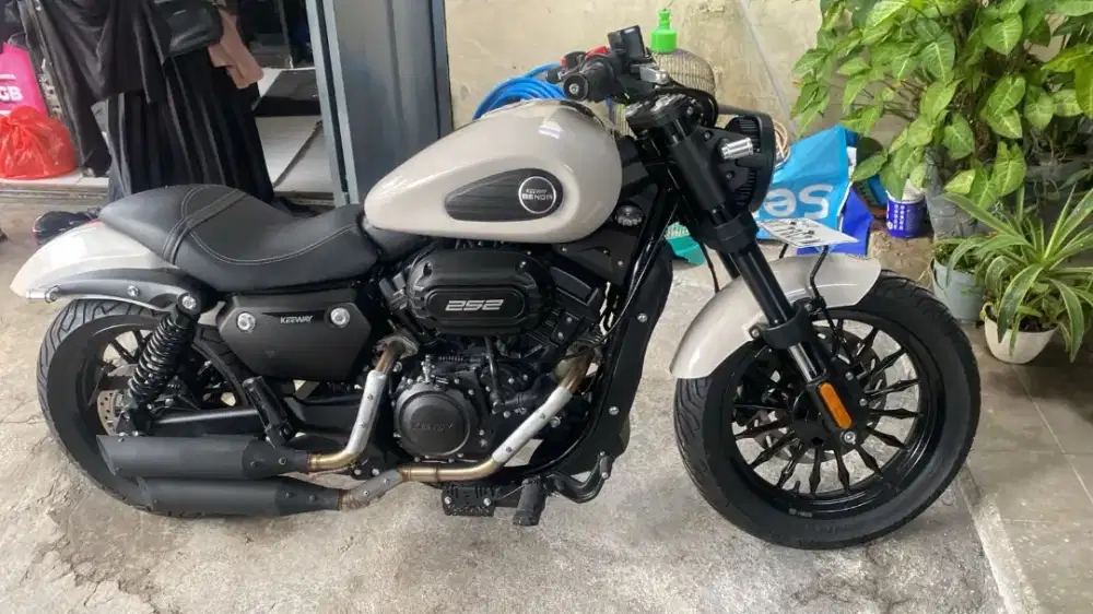 Cruiser Viral! Keeway Benda V252 2024