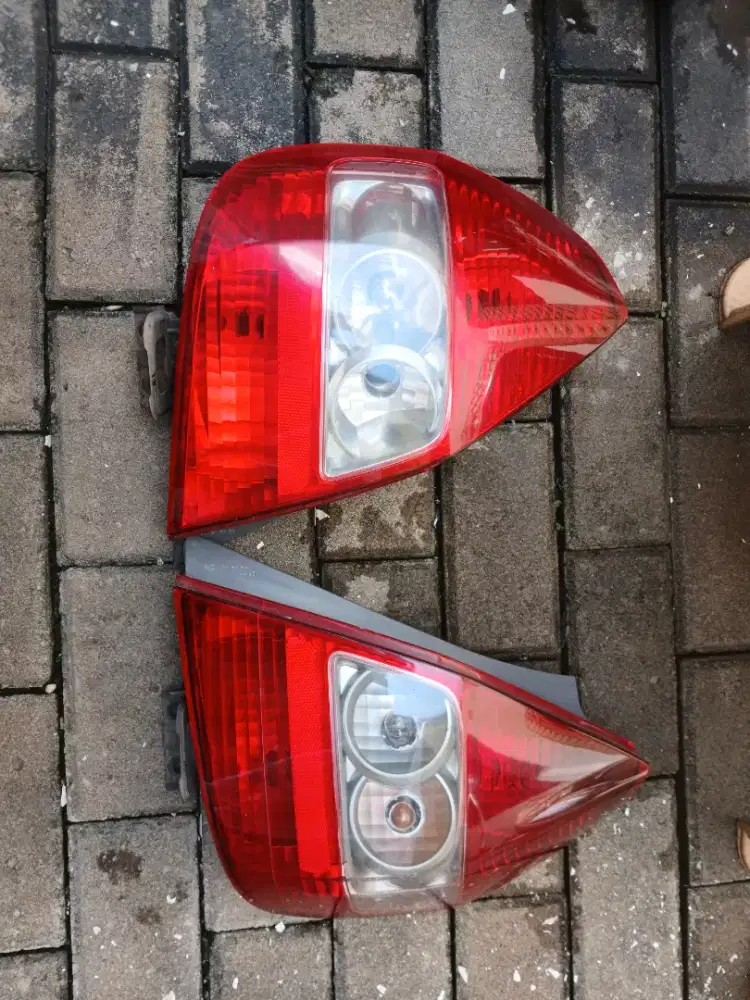 jual lampu belakang jazz gd3 2004