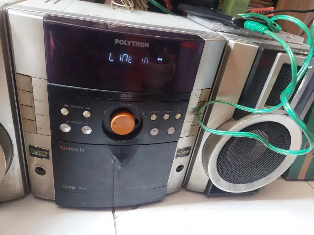 Tapecompo polytron aux radio cd tape