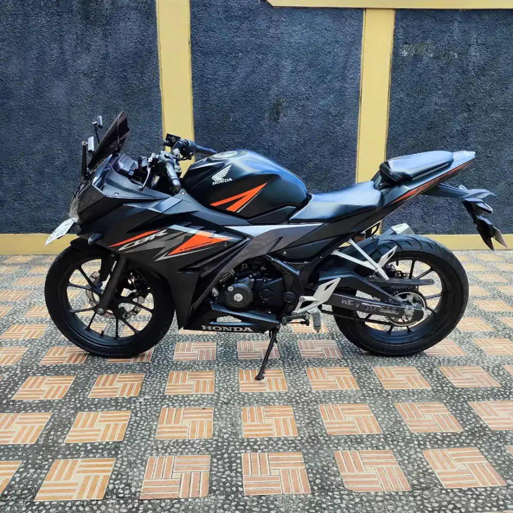 Honda CBR Hitam 2019