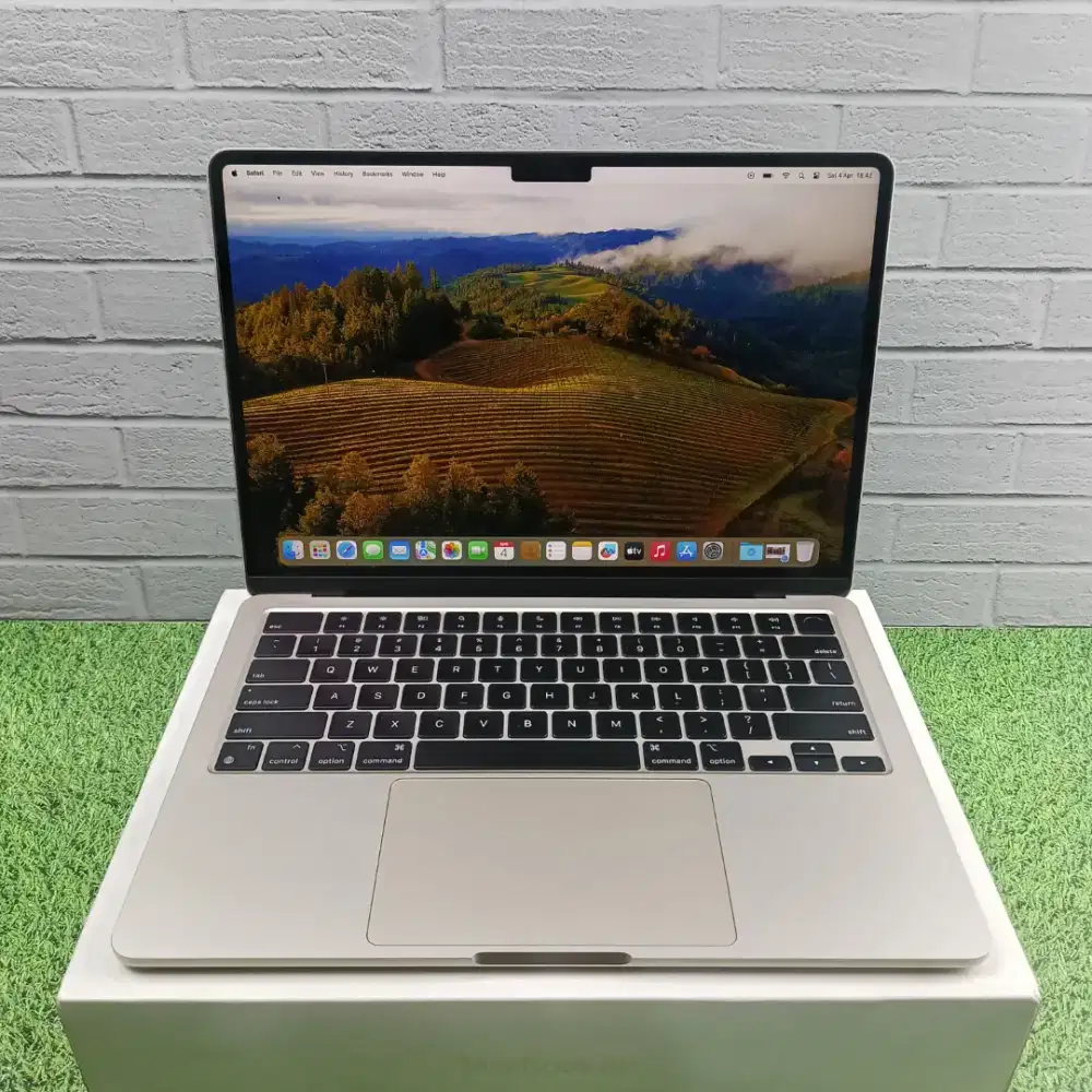 Macbook air M2 8/256 mulus like new