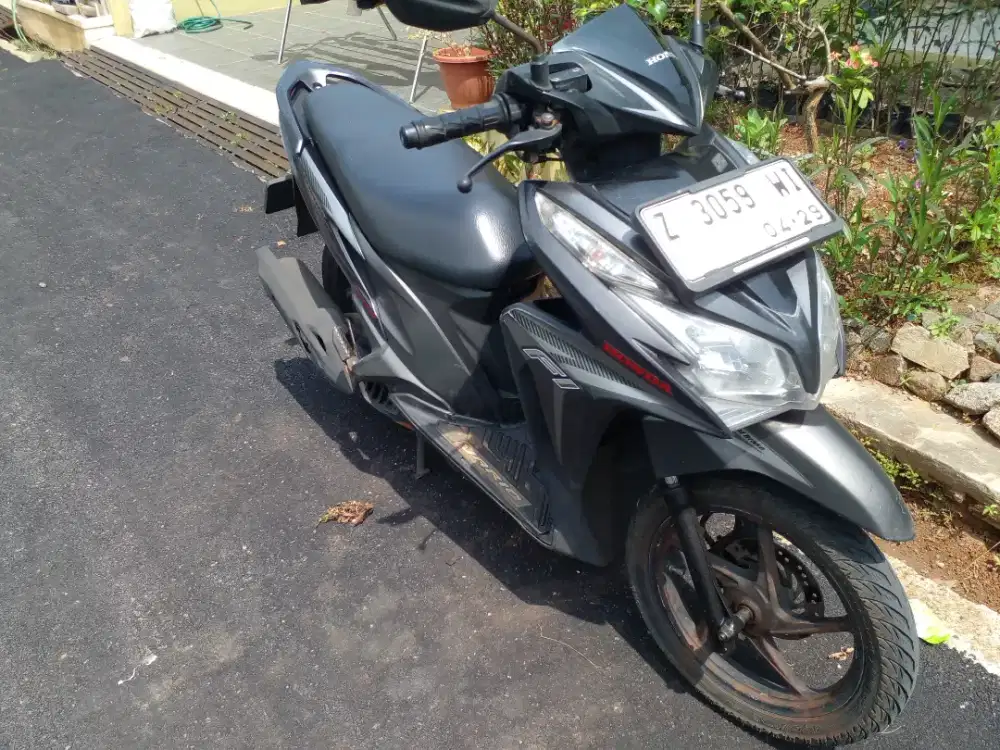 Dijual Vario 125 KZR Tahun 2014 warna Hitam