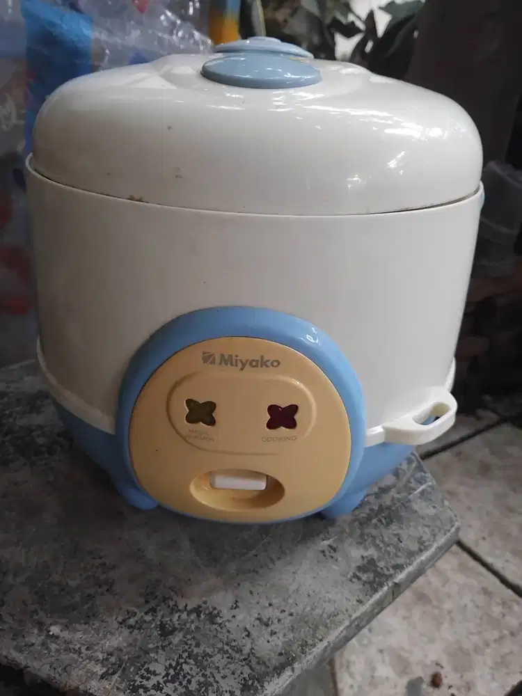 Mini Rice Cooker Miyako Magic Com 0,6 Liter MCM606A - Biru
