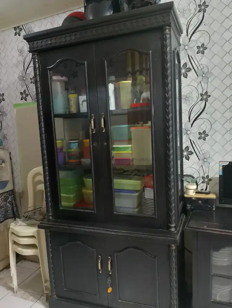 Jual lemari kaca pajangan