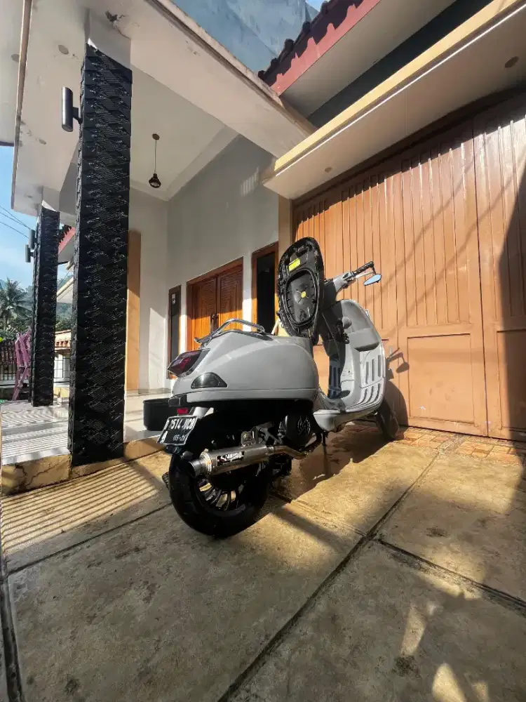 Vespa S 125 3V 2016 Abu, Upgrade Siap Jalan, Pajak Hidup