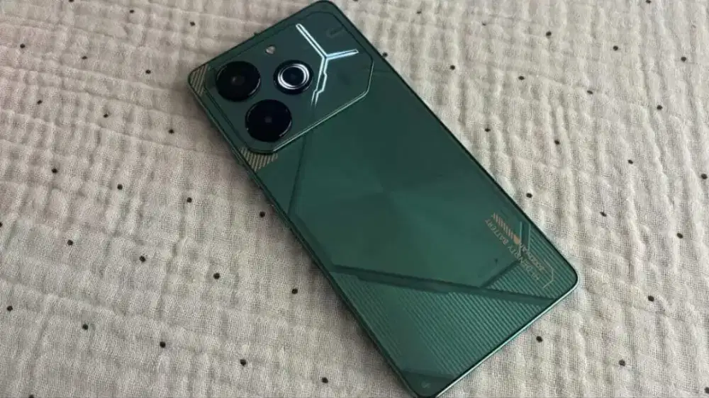 Tecno POVA 6 gaming phone 8/256 mulus cuma hap kedua