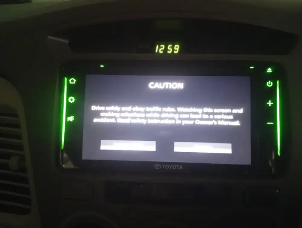 Head Unit OEM Toyota Innova 2005-2012