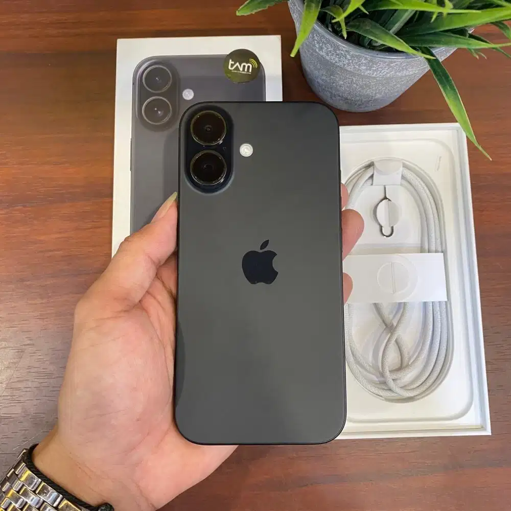 iPhone 16 128GB Black Titanium iBox