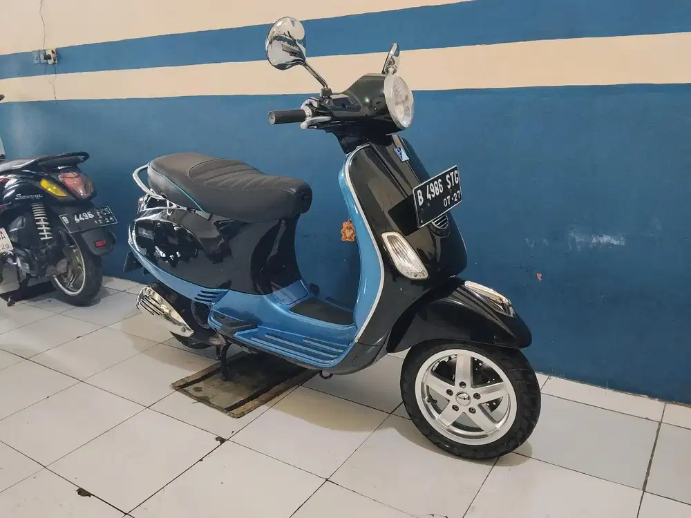 Jual Cepat Piaggio Vespa LX 150cc injection 2011