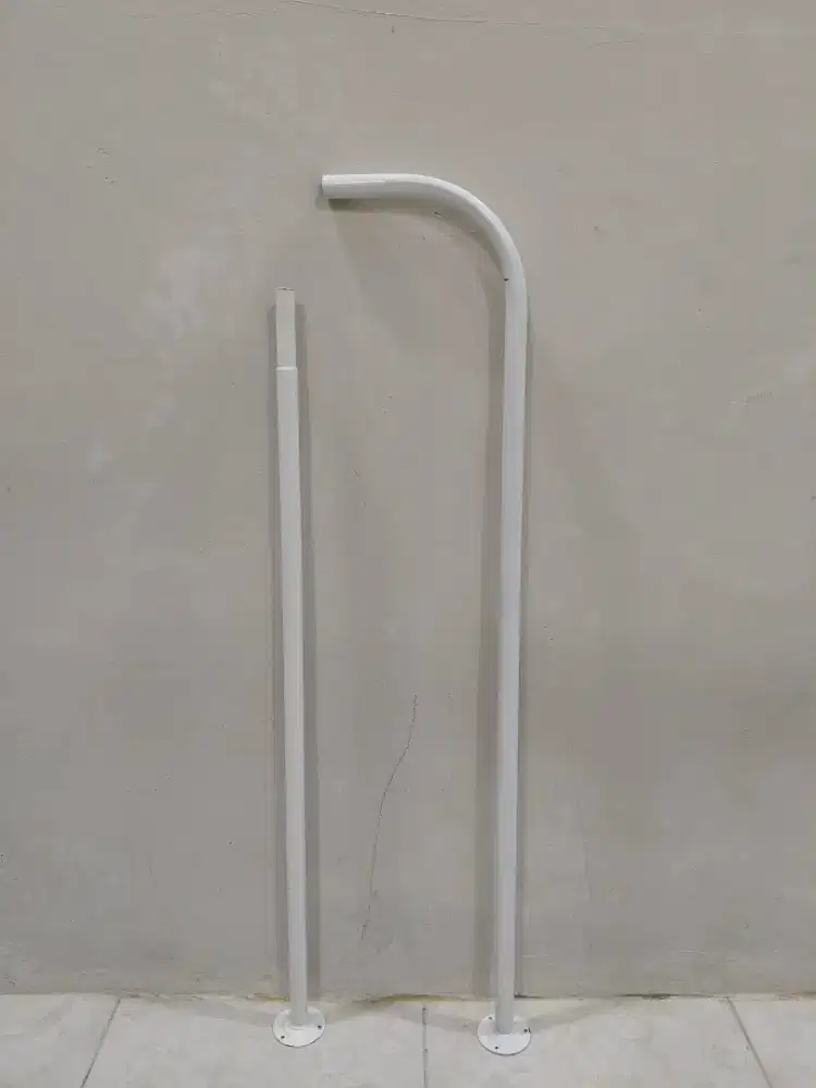 Gantungan untuk ganti baju