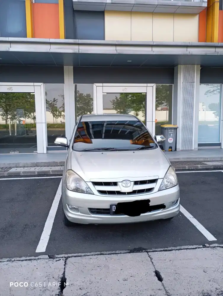 Mobil keluarga yang nyaman