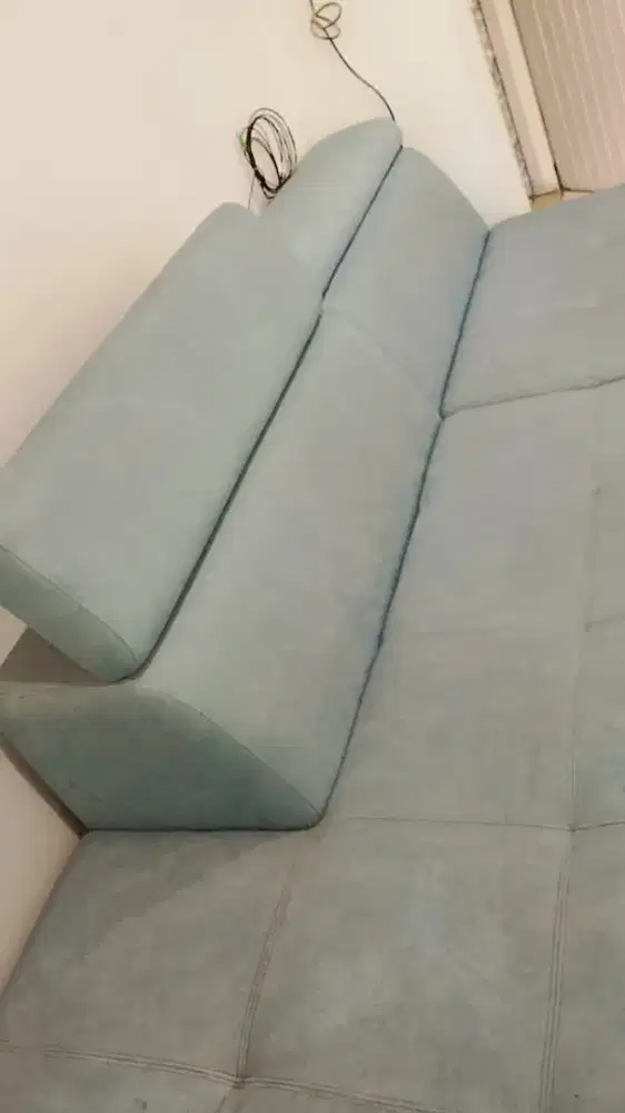 Sofa biru jean cantik