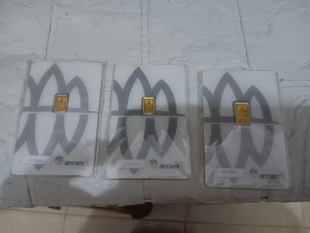 Emas antam 1gr dan  ¹/² gr