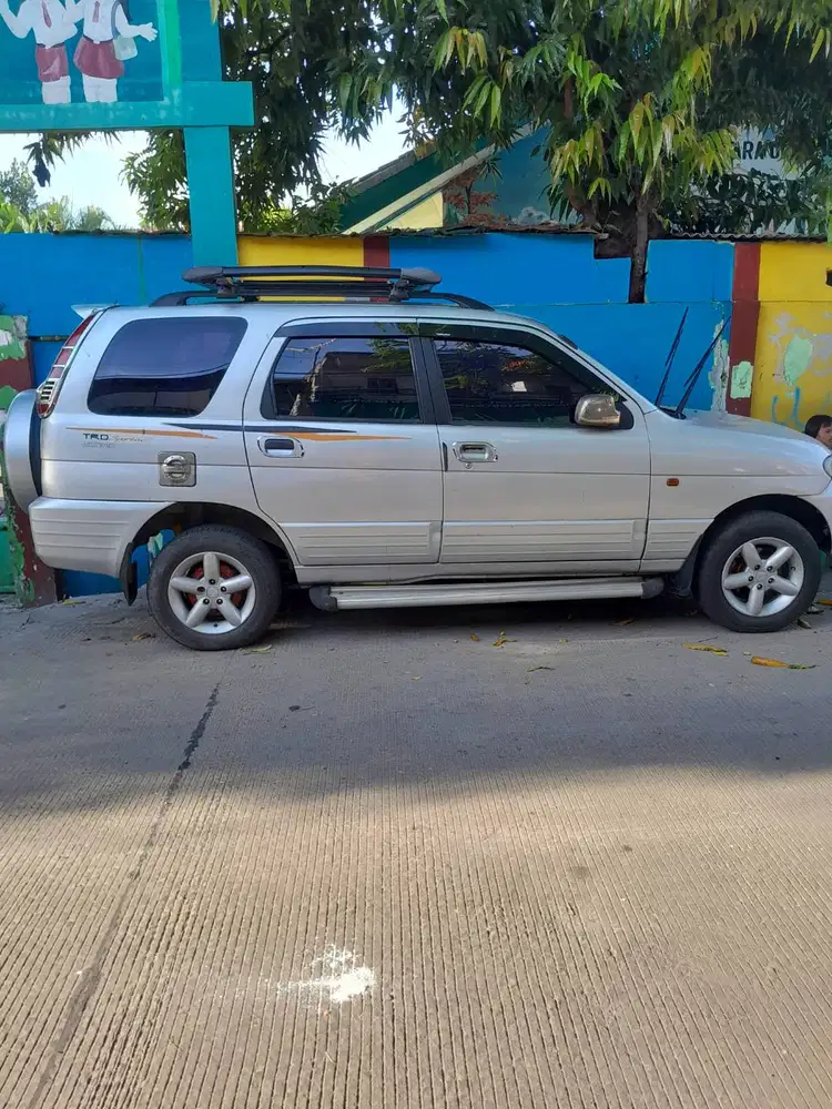 Mobil bekas Daihatsu Taruna FGX manual